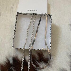 Set of 2 silver tone necklace